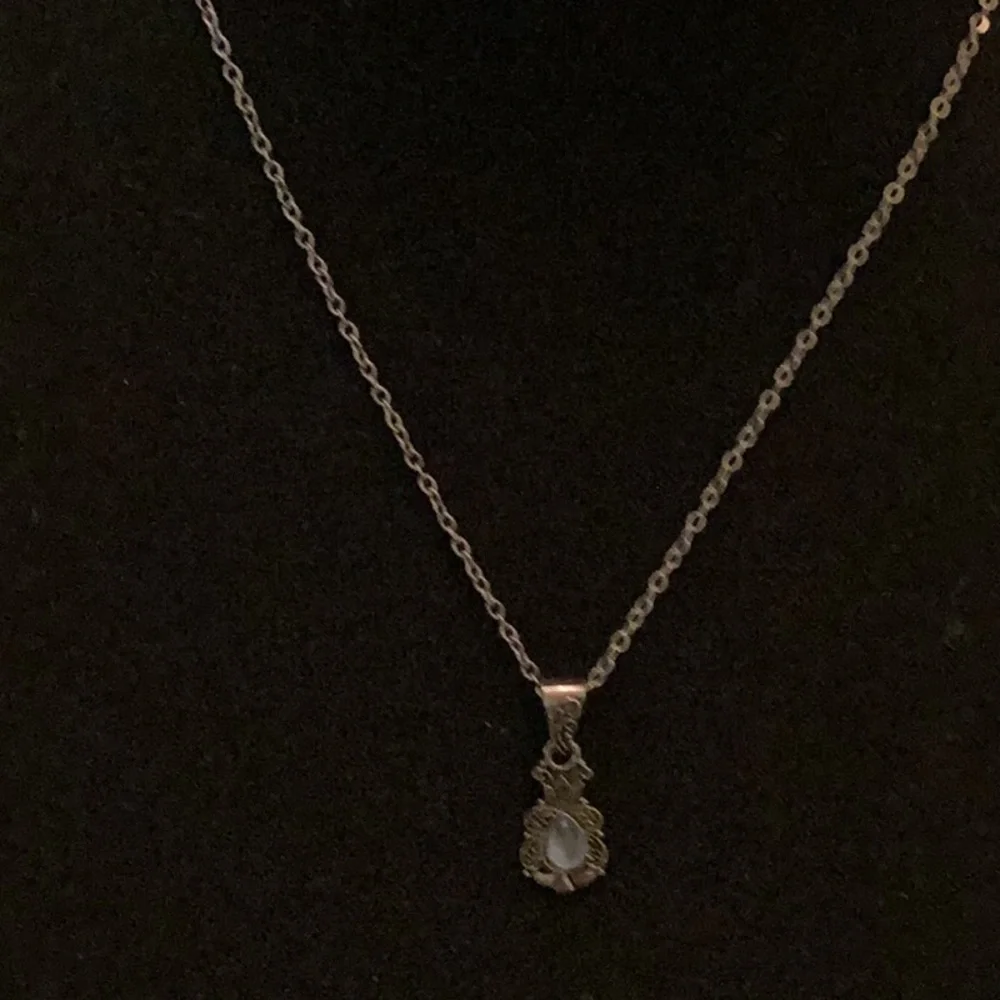 🦋New Gorgeous Stone Pendant Necklace Sparkles & Shines So Much FUN to Wear 🦋 - Picture 8 of 10